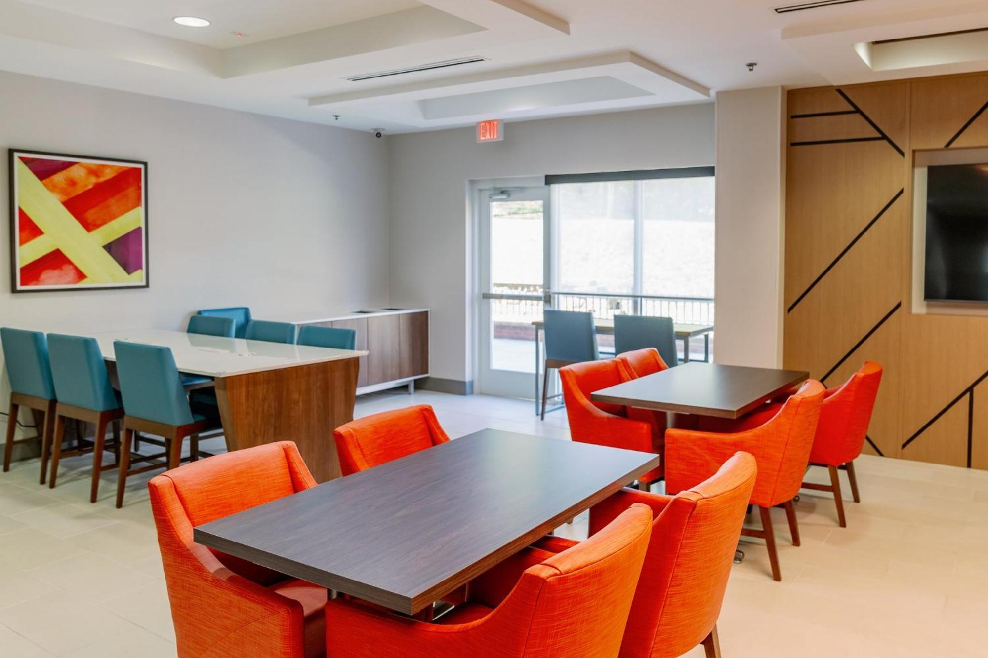 Holiday Inn Express Hotel Raleigh Southwest By Ihg Exterior foto