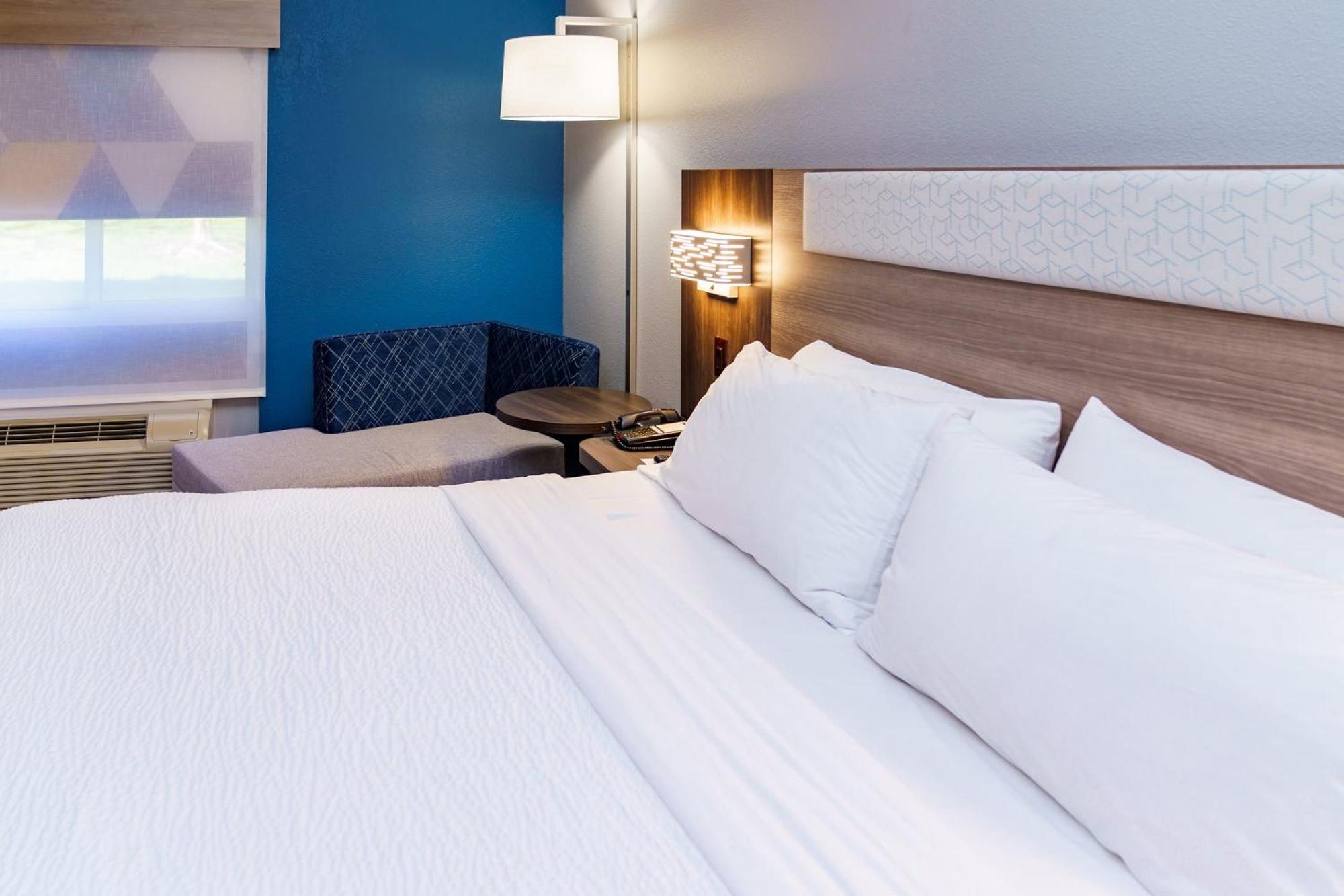 Holiday Inn Express Hotel Raleigh Southwest By Ihg Exterior foto