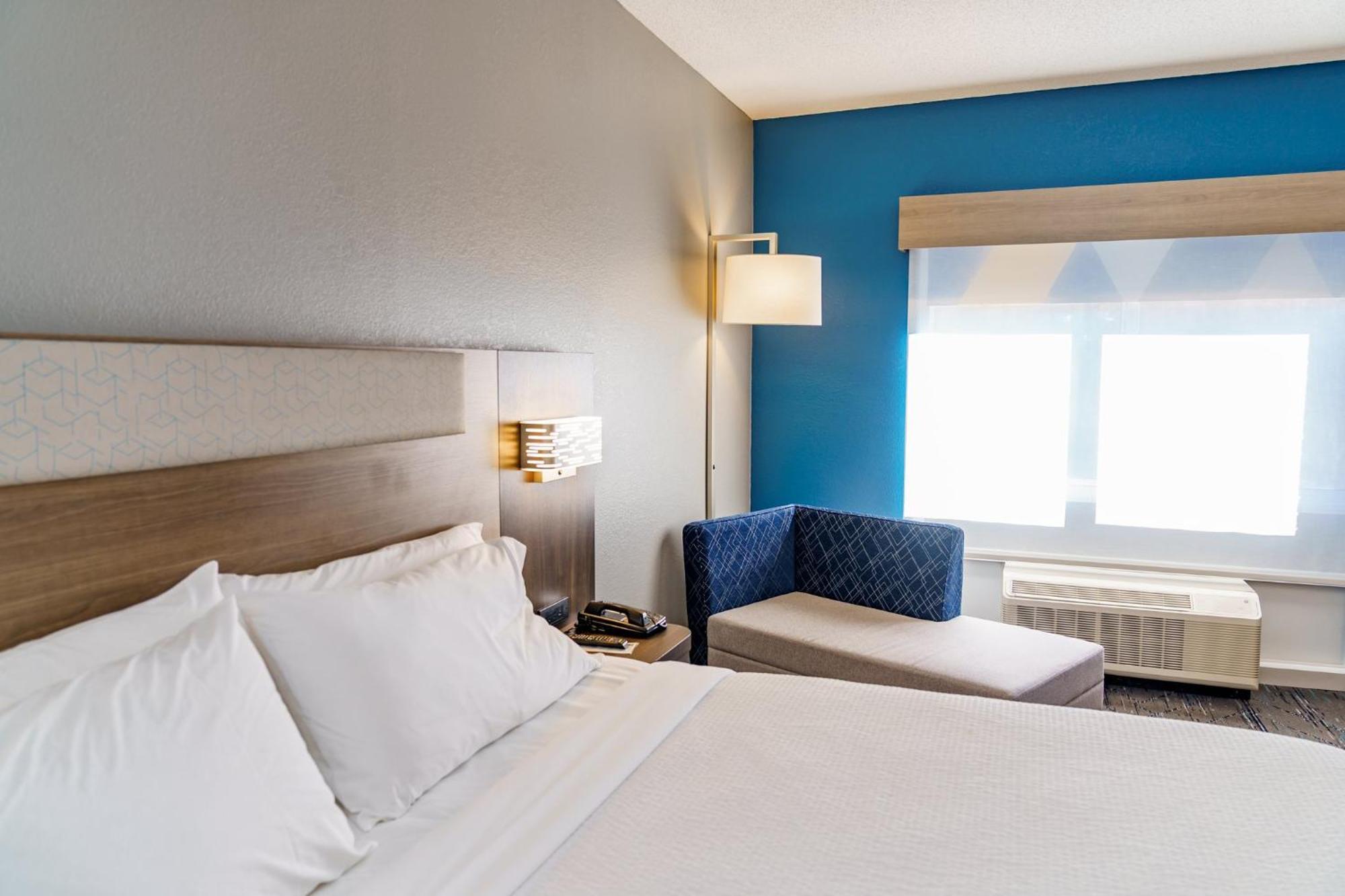 Holiday Inn Express Hotel Raleigh Southwest By Ihg Exterior foto